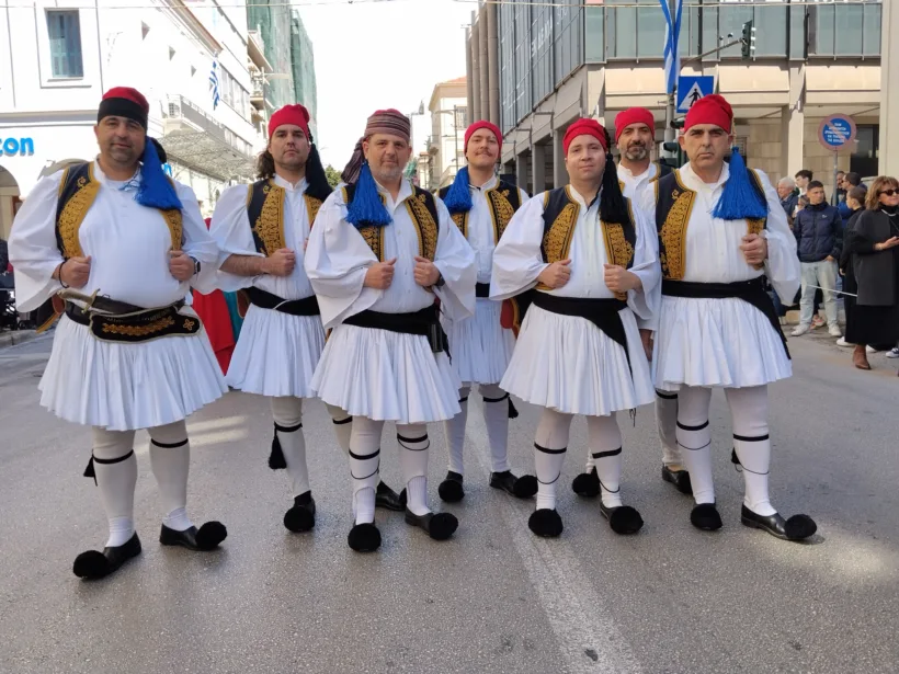 Ο Παγκαλαβρυτινός Σύλλογος Πατρών επικεφαλής της παρέλασης ΦΩΤΟ