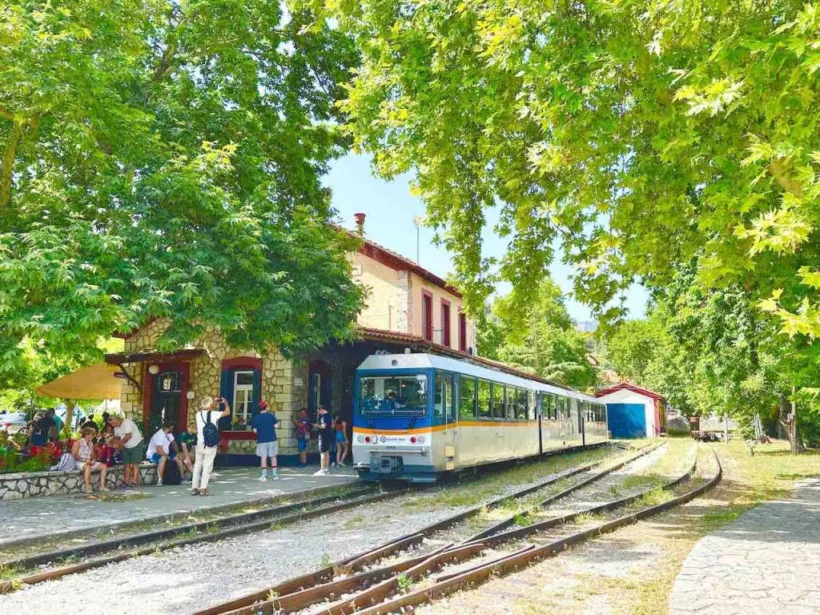 Καλάβρυτα: Στο υπουργείο Τουρισμού και όχι στο Μεταφορών ελπίζουν οι Ξενοδόχοι για το τρενάκι ΦΩΤΟ