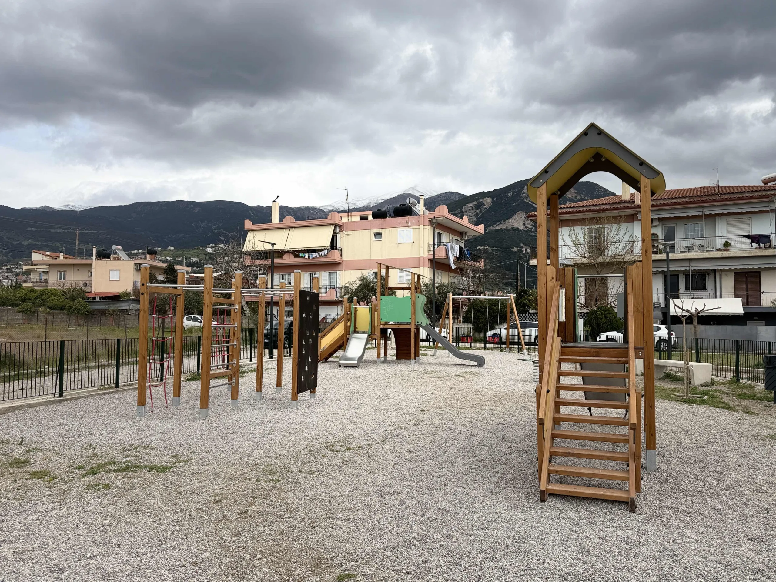 Πάτρα: Παραδίδεται η νέα παιδική χαρά στην Περιβόλα ΦΩΤΟ