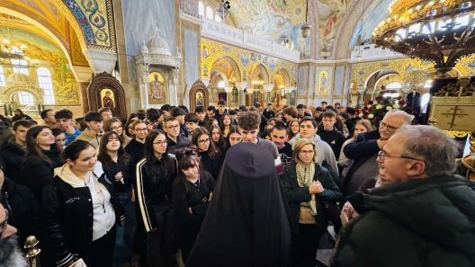 Γέμισε από μαθητές της Τρίπολης ο Αγιος Ανδρέας Πατρών, παρόντος του Αρκά Μητροπολίτη Χρυσυστόμου ΦΩΤΟ