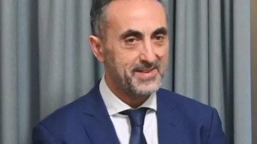 «Με σεβασμό και με υπερηφάνεια»