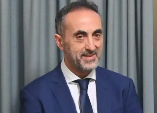 «Με σεβασμό και με υπερηφάνεια»