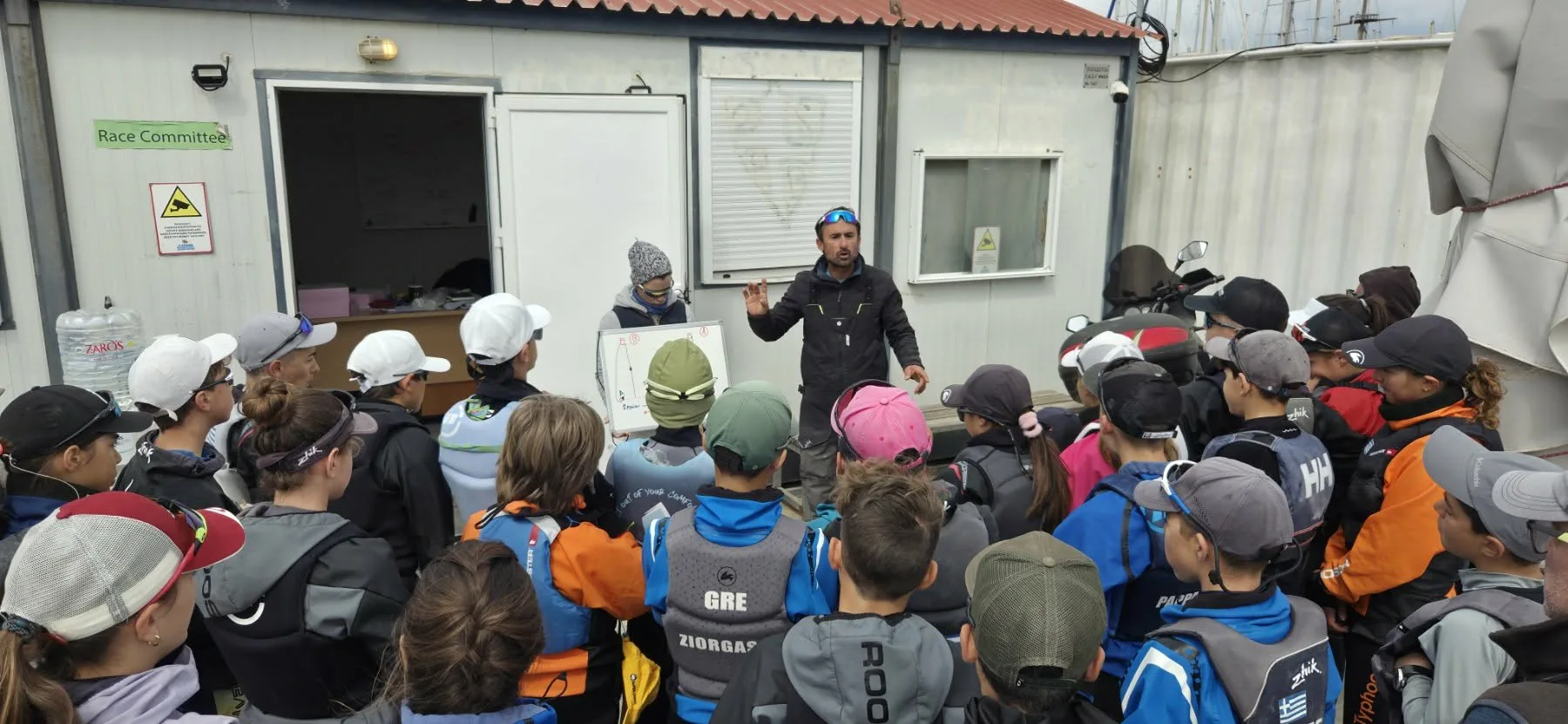 Ο Ιστιοπλοϊκός Ομιλος Πατρών με τον νεαρό αθλητή Optimist Μάριο Ματθαιόπουλο ΦΩΤΟ