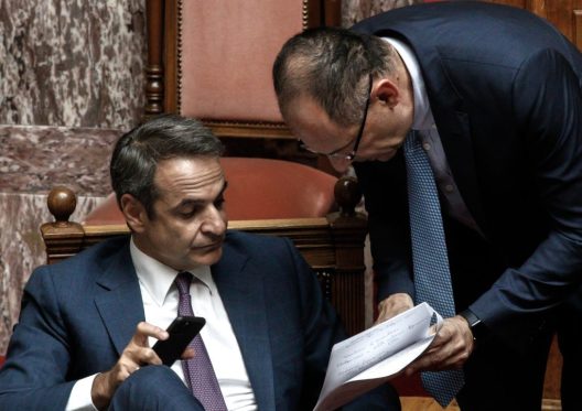 Κυβέρνηση: Εγρήγορση και ανησυχία για τις εξελίξεις στη Μέση Ανατολή