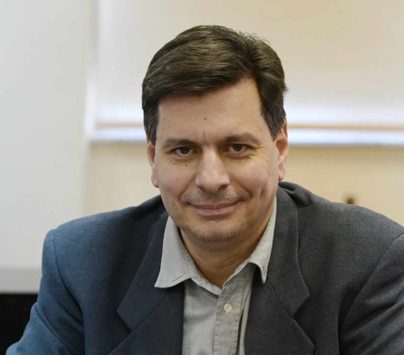 «Πάτρα: Μία πόλη έξω από τις ράγες της λογικής»