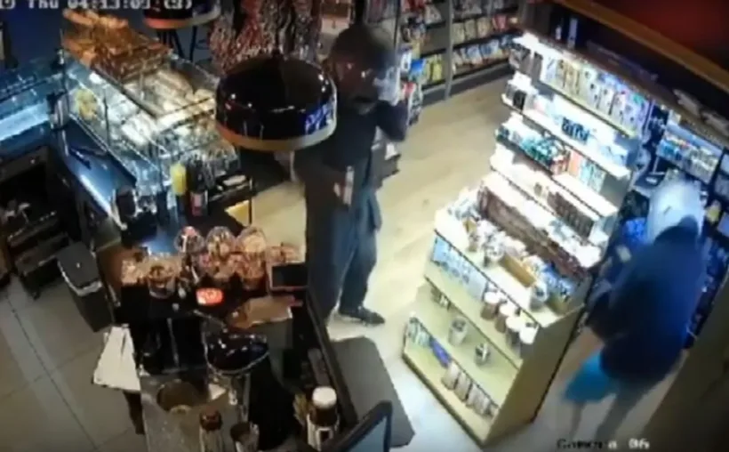 Γαστούνη: Με την απειλή μαχαιριού αφαίρεσε εισπράξεις καταστήματος, αλλά πιάστηκε