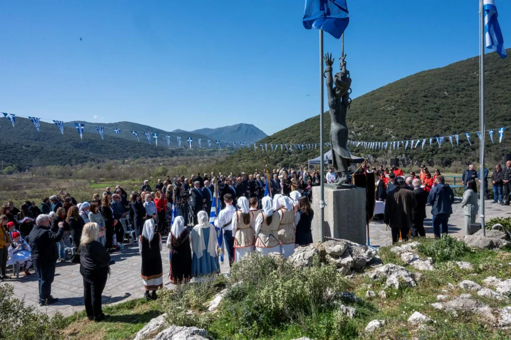Kαλάβρυτα: Ο βουλευτής της ΝΙΚΗΣ Α. Βορύλλας στην Χελονοσπηλιά - «Η ιστορία το μέλλον της πατρίδας» ΦΩΤΟ 28 Kαλάβρυτα: Ο βουλευτής της ΝΙΚΗΣ Α. Βορύλλας στην Χελονοσπηλιά - «Η ιστορία το μέλλον της πατρίδας» ΦΩΤΟ