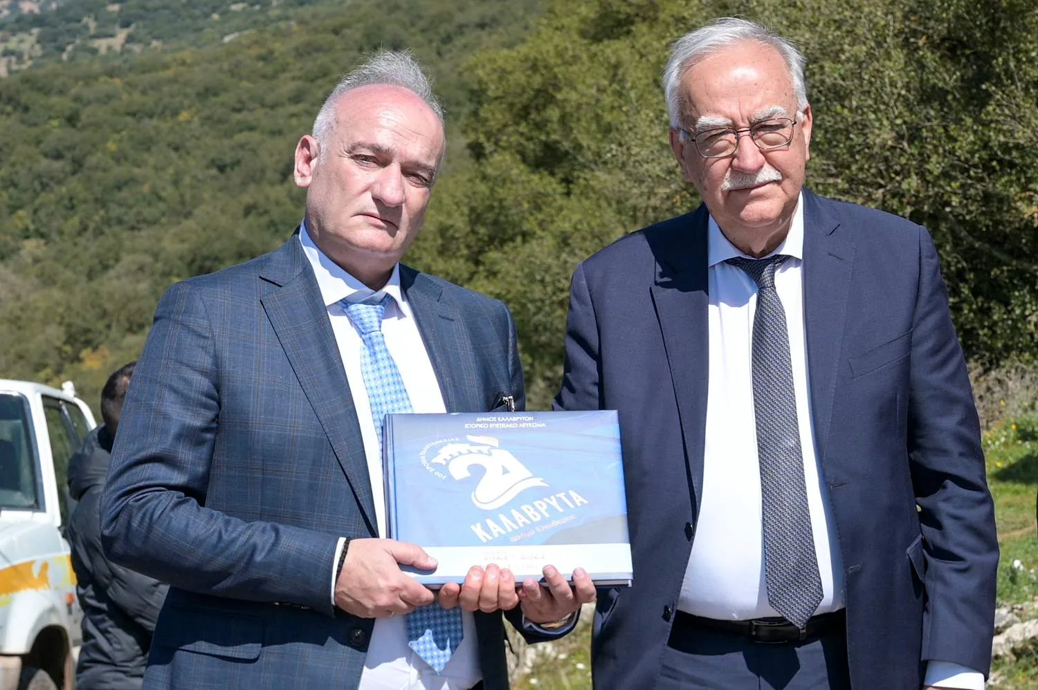 Kαλάβρυτα: Ο βουλευτής της ΝΙΚΗΣ Α. Βορύλλας στην Χελονοσπηλιά – «Η  ιστορία το μέλλον της πατρίδας» ΦΩΤΟ