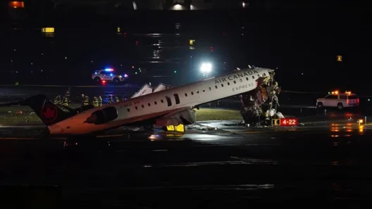 Νέα Υόρκη: Δυο νεκροί από τη σύγκρουση αεροπλάνου με όχημα σε αεροδρόμιο ΒΙΝΤΕΟ