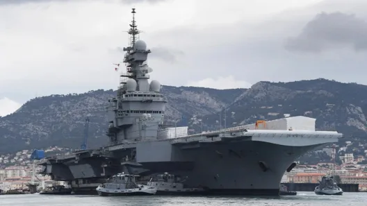 Η γκάφα που αποκάλυψε την απόρρητη θέση του αεροπλανοφόρου «Σαρλ ντε Γκωλ» στη Μεσόγειο