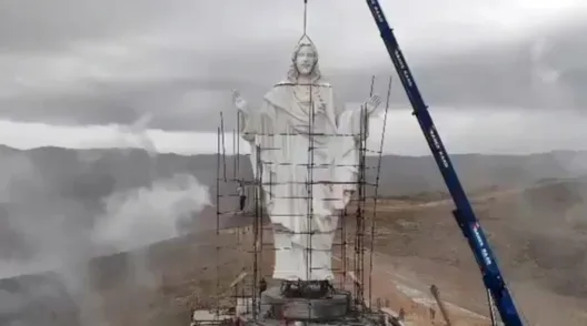 Το άγαλμα του Ιησού Χριστού ύψους 26 μέτρων