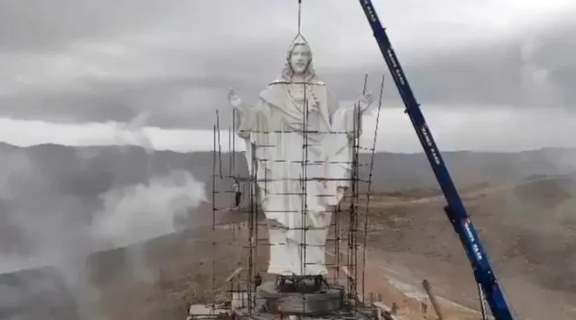 Το άγαλμα του Ιησού Χριστού ύψους 26 μέτρων