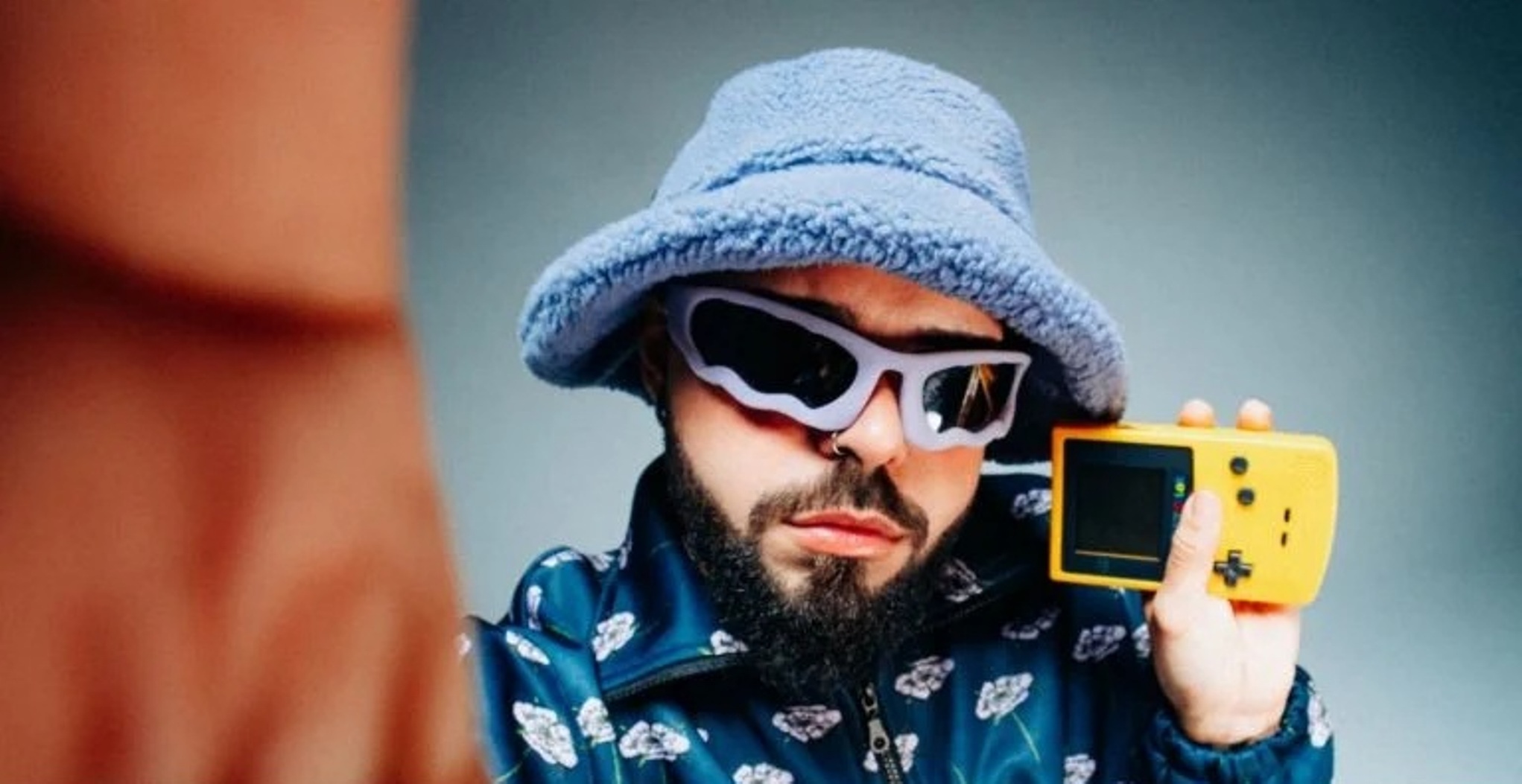 Παρουσιάστηκε το βιντεοκλίπ του «Ferto» για τη Eurovision 2026, η «τεχνολογική» εμφάνιση του Akyla 4 Παρουσιάστηκε το βιντεοκλίπ του «Ferto» για τη Eurovision 2026, η «τεχνολογική» εμφάνιση του Akyla