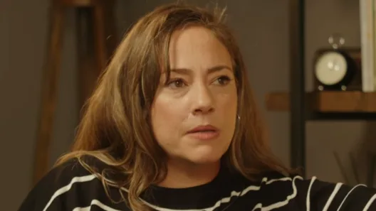 Η Αλεξάνδρα Ούστα αποκαλύπτει: Η μητέρα μου ήταν αλκοολική, πέθανε σε κλινική απεξάρτησης ΒΙΝΤΕΟ