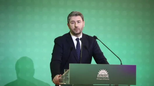 Ανδρουλάκης στο 4ο Συνέδριο του ΠΑΣΟΚ: «Όλοι μαζί να γράψουμε μια νέα σελίδα για την πατρίδα και τον λαό μας»