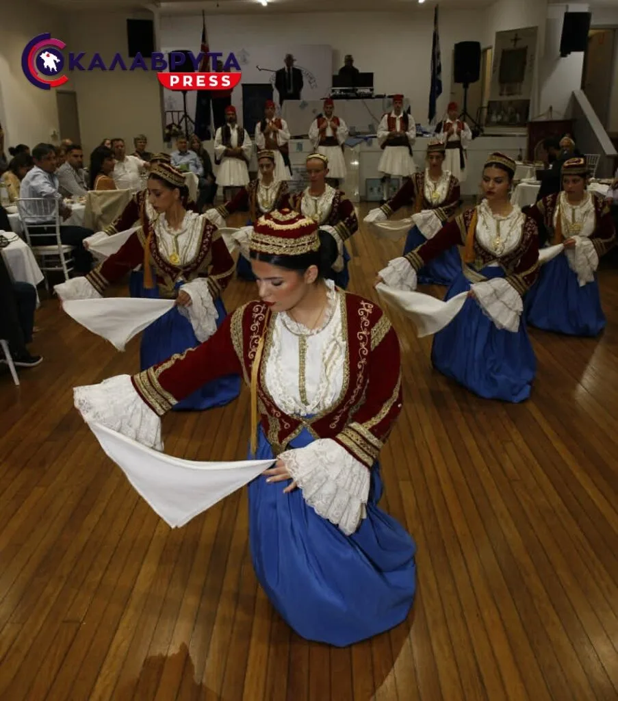 Με φουστανέλες οι Καλαβρυτινοί της Αυστραλίας στον ετήσιο χορό τους ΦΩΤΟυ