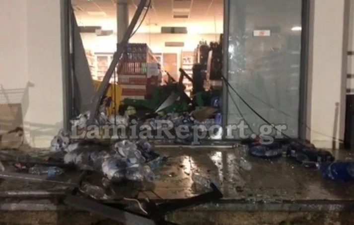 Μαρτίνο: Εκρηξη σε ΑΤΜ, το ανατίναξαν και έφυγαν με τις κασετίνες ΦΩΤΟ