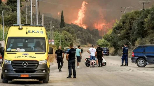 Βραβεύτηκε εκπαιδευτικός για τις καταστροφικές πυρκαγιές του Αυγούστου, στην Δυτική Αχαΐα ΦΩΤΟ