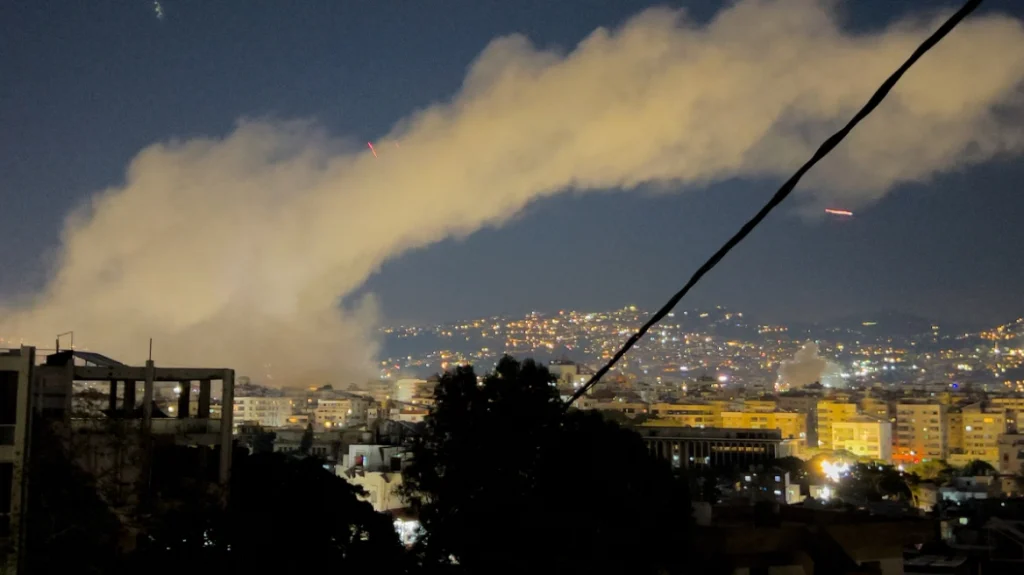 ΜΕΣΗ ΑΝΑΤΟΛΗ: Διευρύνεται η σύγκρουση - Ισραήλ κατά Χεζμπολάχ στον Λίβανο, με νεκρούς - Drone έπληξε την Κύπρο - Oλες οι εξελίξεις 26 ΜΕΣΗ ΑΝΑΤΟΛΗ: Διευρύνεται η σύγκρουση - Ισραήλ κατά Χεζμπολάχ στον Λίβανο, με νεκρούς - Drone έπληξε την Κύπρο - Oλες οι εξελίξεις