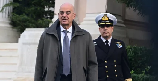 Δένδιας για 25η Μαρτίου: Οι Ένοπλες Δυνάμεις εξελίσσονται και μεταρρυθμίζονται