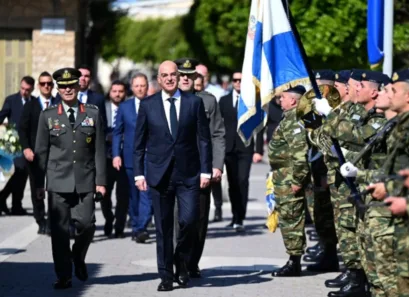 Νίκος Δένδιας από Μεσολόγγι: «Η ελευθερία έχει κόστος και απαιτεί θυσίες» - Τιμήθηκε με τον Χρυσό Σταυρό ΦΩΤΟ - ΒΙΝΤΕΟ