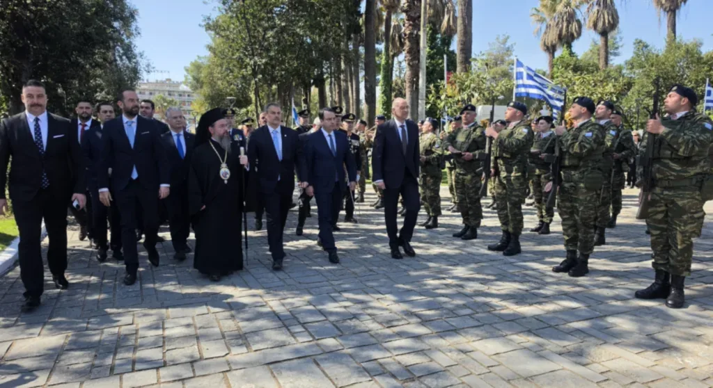 Νίκος Δένδιας από Μεσολόγγι: «Η ελευθερία έχει κόστος και απαιτεί θυσίες» - Τιμήθηκε με τον Χρυσό Σταυρό ΦΩΤΟ - ΒΙΝΤΕΟ 31 Νίκος Δένδιας από Μεσολόγγι: «Η ελευθερία έχει κόστος και απαιτεί θυσίες» - Τιμήθηκε με τον Χρυσό Σταυρό ΦΩΤΟ - ΒΙΝΤΕΟ