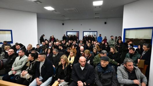 Δίκη Τεμπών: Γιατί διεκόπη πριν αρχίσει - Η πρόεδρος ζήτησε την απομάκρυνση των ΜΜΕ ΒΙΝΤΕΟ