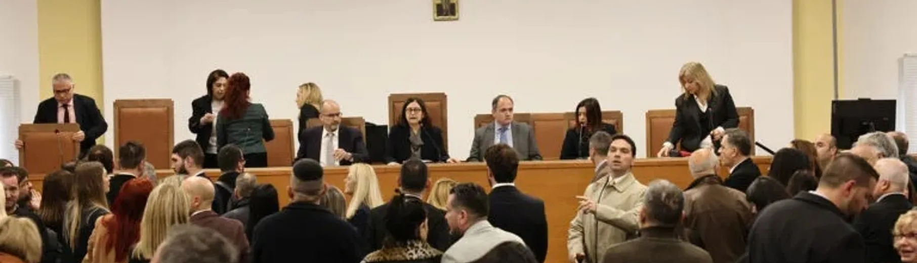 Νέες εντάσεις στη δίκη για τα Τέμπη και διακοπή