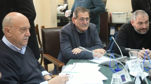 Πάτρα: Ψήφισμα του ΔΣ για τον πόλεμο με αναφορά σε Αραξο και Ανδραβίδα