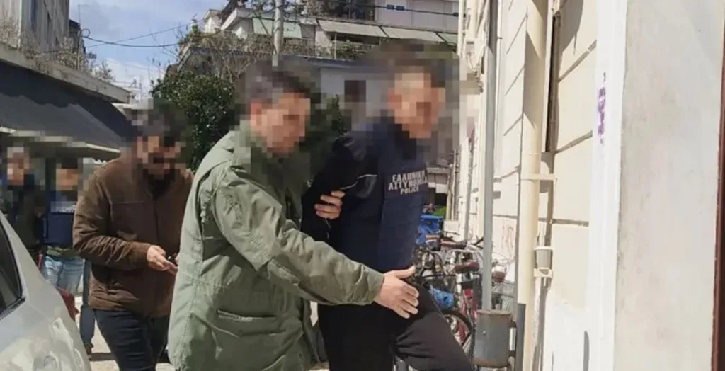 Εγκλημα Καρδίτσα: Τι ισχυρίστηκε ο 17χρονος στην απολογία του