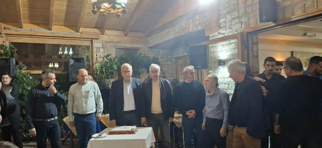 Το Χιονοδρομικό Κέντρο Καλαβρύτων, έκοψε πρωτοχρονιάτικη πίτα με τρία φλουριά ΒΙΝΤΕΟ-ΦΩΤΟ 31 Το Χιονοδρομικό Κέντρο Καλαβρύτων, έκοψε πρωτοχρονιάτικη πίτα με τρία φλουριά ΒΙΝΤΕΟ-ΦΩΤΟ