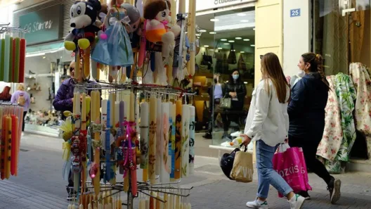 Πάτρα: Ετσι θα λειτουργήσουν τα εμπορικά καταστήματα το Πάσχα - Ανακοινώθηκε το εορταστικό ωράριο