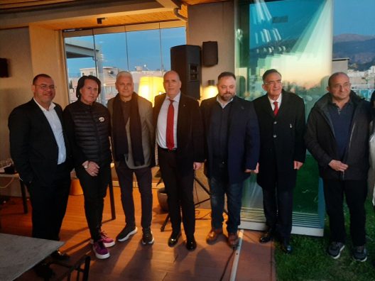 Δίπλα στους Φυσικοθεραπευτές ο Ζαΐμης ΦΩΤΟ