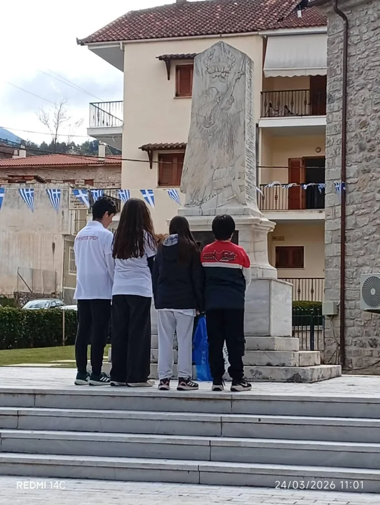 Η «Ελευθερίας Πορεία» από μαθητές των Καλαβρύτων στην Αγία Λαύρα ΦΩΤΟ