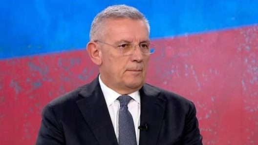 Ο επίτιμος Αρχηγός ΓΕΕΘΑ, Κωνσταντίνος Φλώρος