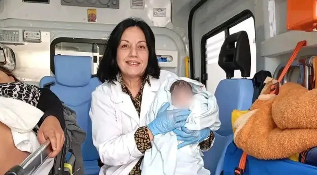 «Ανυπόμονο» βρέφος γεννήθηκε σε ασθενοφόρο στο Ηράκλειο