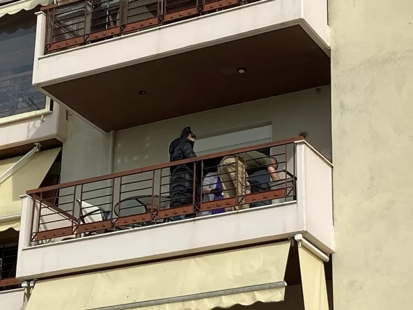 Αμφιάλη: Κοπέλα σκοτώθηκε, πέφτοντας από μπαλκόνι