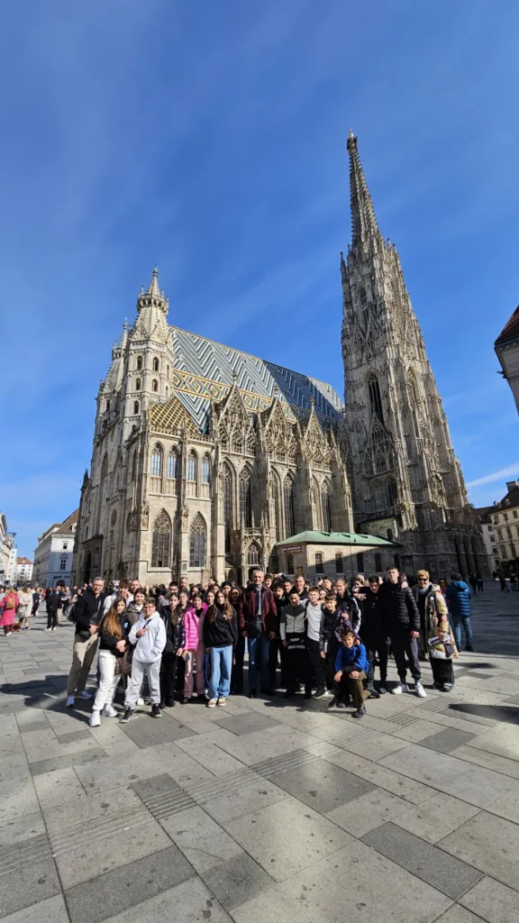 Εκπαιδευτική επίσκεψη μαθητών του Γυμνασίου Σαραβαλίου σε Βιέννη και Πράγα ΦΩΤΟ