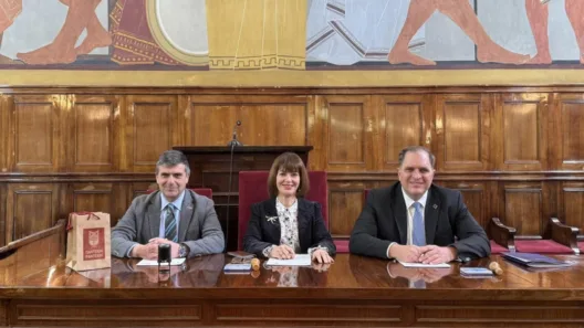 Πάτρα: Μνημόνιο συνεργασίας της ΑΑΔΕ με το ΕΑΠ για εκπαίδευση και έρευνα στο Δημόσιο