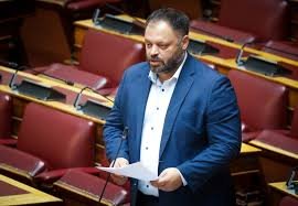 «Παραδοχή της Κυβέρνησης για ύπαρξη πλαστών μεταπτυχιακών και εξαγορά πιστοποιήσεων»