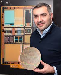 ΘΕΜΗΣ ΠΡΟΔΡΟΜΑΚΗΣ: Από το Αίγιο κατέκτησε την Αγγλία - «Η Τεχνητή νοημοσύνη δεν καλύπτει τα πάντα» - Μιλά αποκλειστικά στο Patrapress.gr