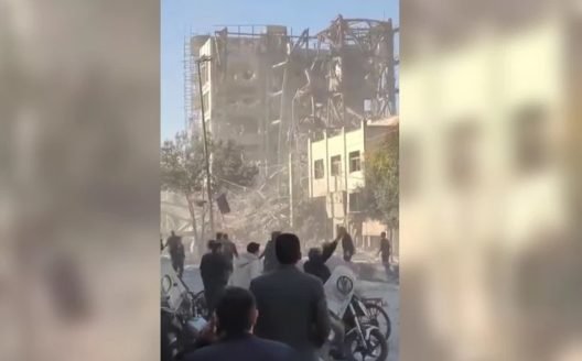 Μέση Ανατολή: Το Ισραήλ βομβάρδισε το διεθνές αεροδρόμιο της Τεχεράνης, το Κατάρ επιτέθηκε στο Ιράν ΣΥΝΕΧΗΣ ΡΟΗ