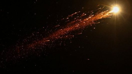 Μέση Ανατολή: Στη δίνη του πολέμου για 12η μέρα - Ομοβροντία πυραύλων Ιράν - Νέες επιθέσεις του Ισραήλ σε Ιράν και Λίβανο