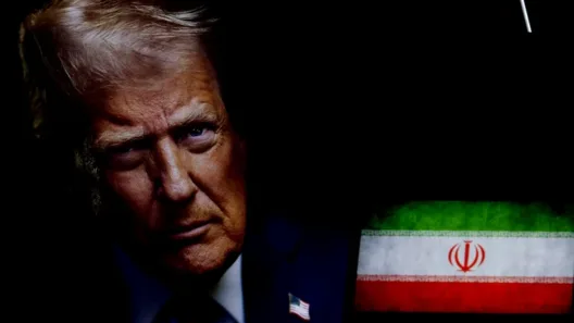 Μέση Ανατολή: Ο πόλεμος στην κλιμάκωσή του - Ο Τραμπ δεν κάνει εκεχειρία - Οι Φρουροί της Επανάστασης ορκίζονται να σκοτώσουν τον Νετανιάχου