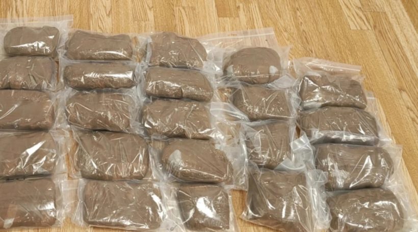 Πιάστηκαν σε «καβάτζα» με 13,5 κιλά ηρωίνης, δυο συλλήψεις στο Ρέντη ΒΙΝΤΕΟ 24 Πιάστηκαν σε «καβάτζα» με 13,5 κιλά ηρωίνης, δυο συλλήψεις στο Ρέντη ΒΙΝΤΕΟ