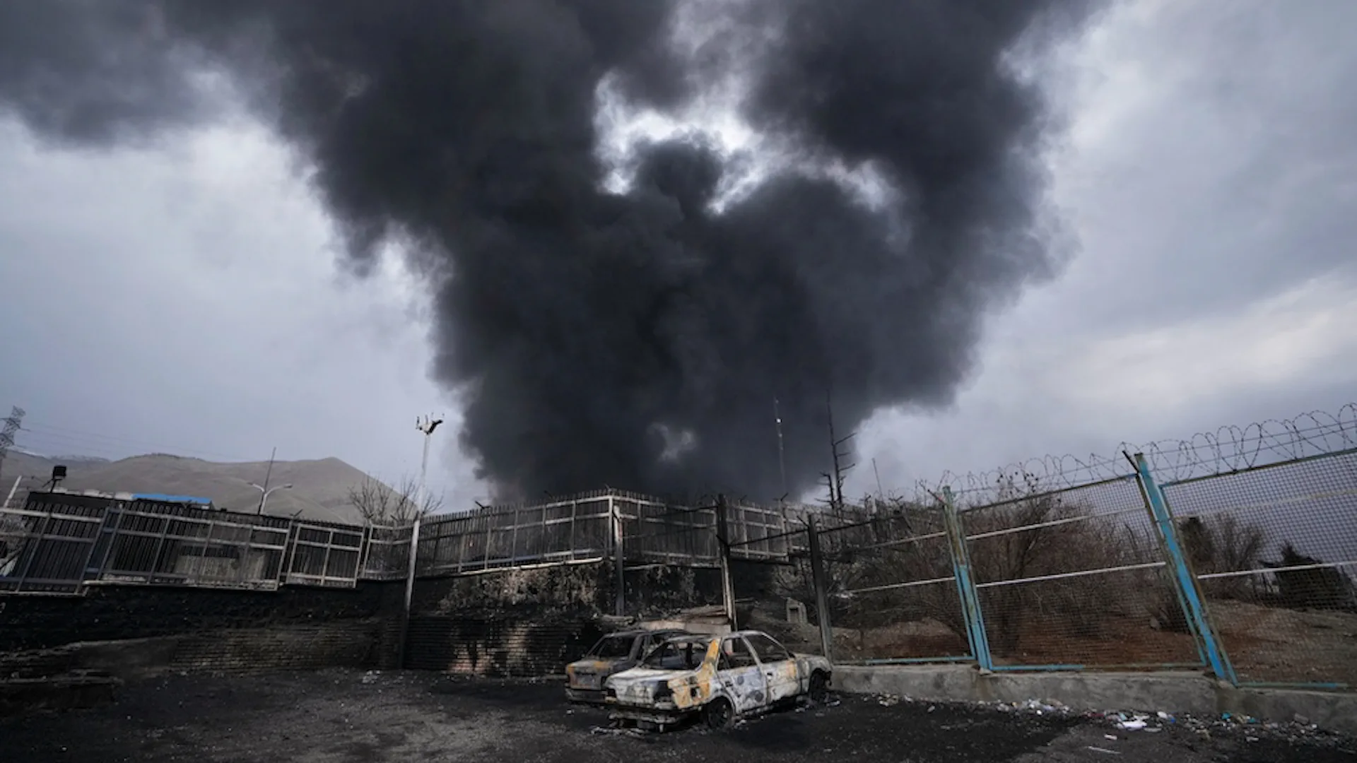 Μέση Ανατολή: Χωρίς αποκλιμάκωση, για 13η μέρα, ο πόλεμος ΗΠΑ, Ισραήλ,Ιράν – Οι τιμές του πετρελαίου αυξάνονται