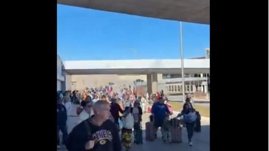 Εκκενώθηκε το διεθνές αεροδρόμιο του Κάνσας ΒΙΝΤΕΟ