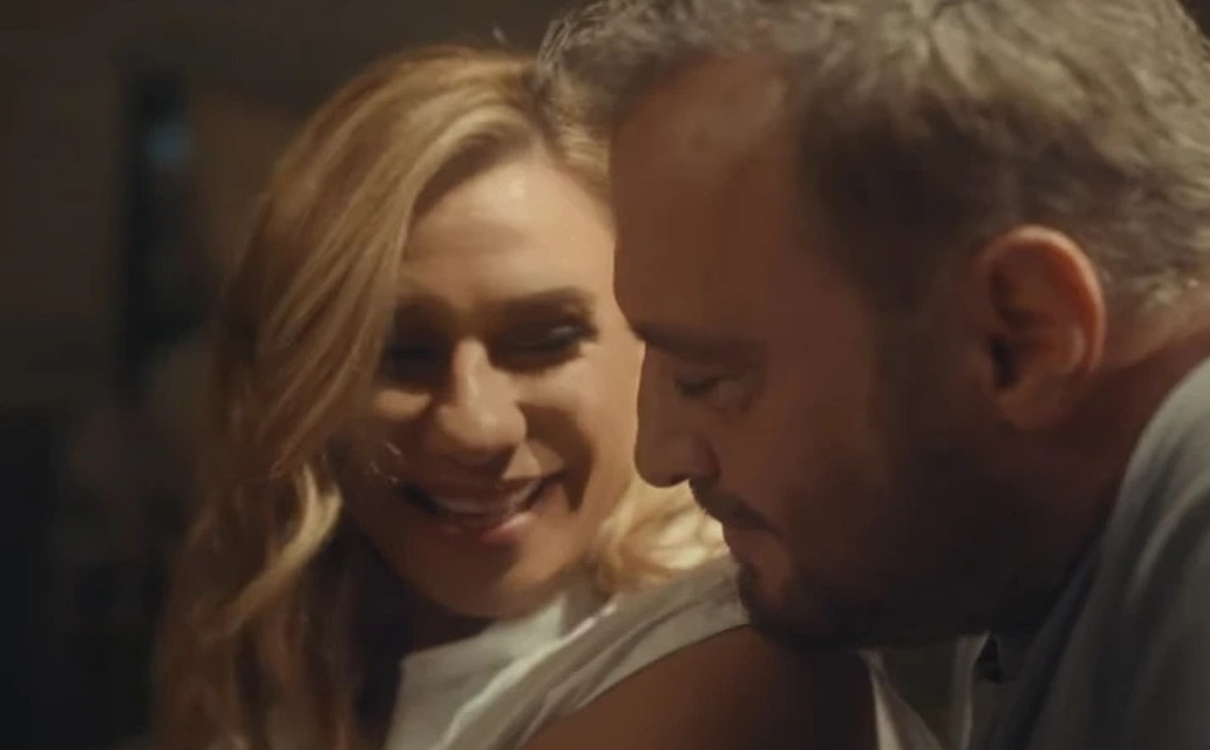 «Αισχρό, έλεος!»: Σάλος με τη νέα πασχαλινή διαφήμιση Καραβάτου – Φερεντίνου – Γιατί εξοργίστηκαν οι καταναλωτές ΒΙΝΤΕΟ