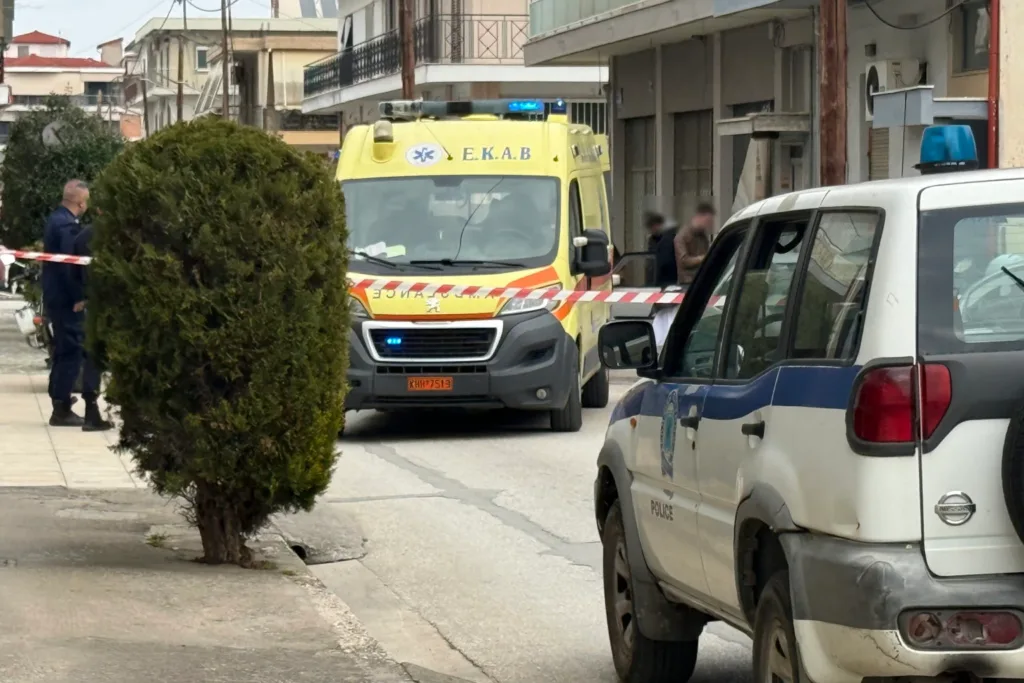 Προσαγωγή άνδρα για τη δολοφονία τραγουδιστή στην Καρδίτσα ΦΩΤΟ