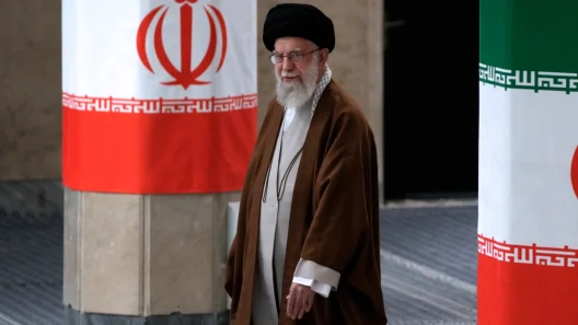 ΙΡΑΝ: Δήλωσε νεκρό τον Χαμενεΐ - Απειλεί ΗΠΑ και ΙΣΡΑΗΛ με μάθημα αξέχαστο - ΤΡΑΜΠ: Θα χτυπήσουμε με πρωτοφανή ισχύ! ΒΙΝΤΕΟ